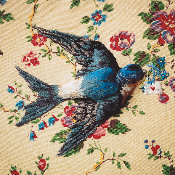 Swallow with love token Swallow with love token