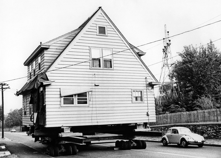 House on the move House on the move