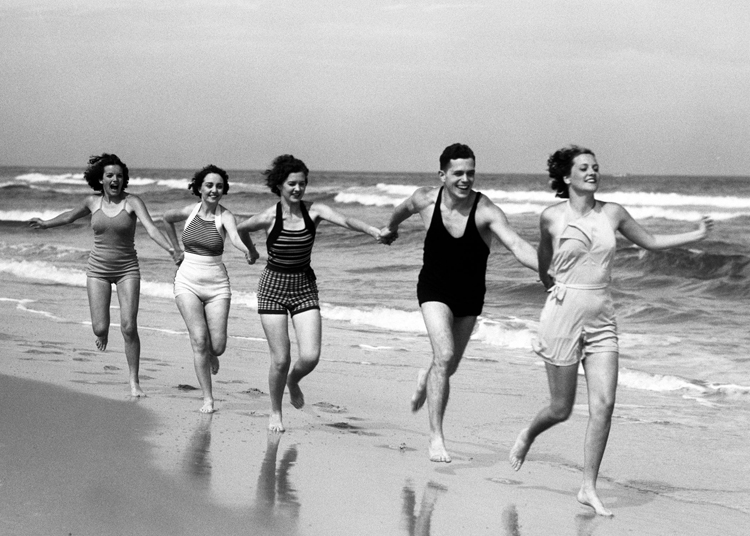 Holding hands on the beach Holding hands on the beach