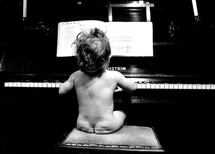 Baby playing piano Baby playing piano