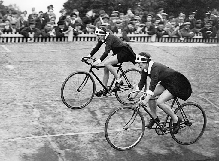 Lyons teahouse girls on bikes Lyons teahouse girls on bikes