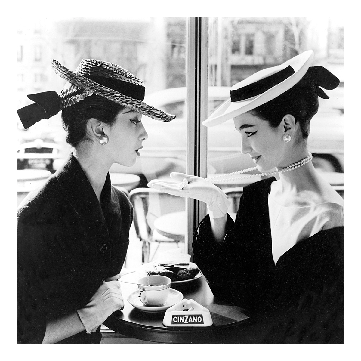 Ladies lunching Ladies lunching